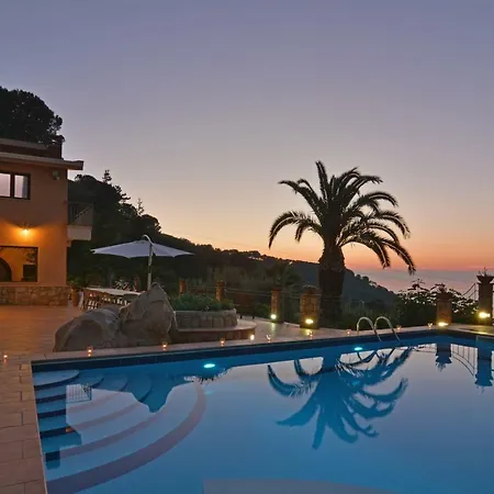 Деревянный коттедж Provenza