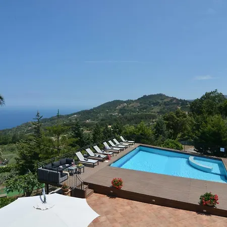 Деревянный коттедж Provenza